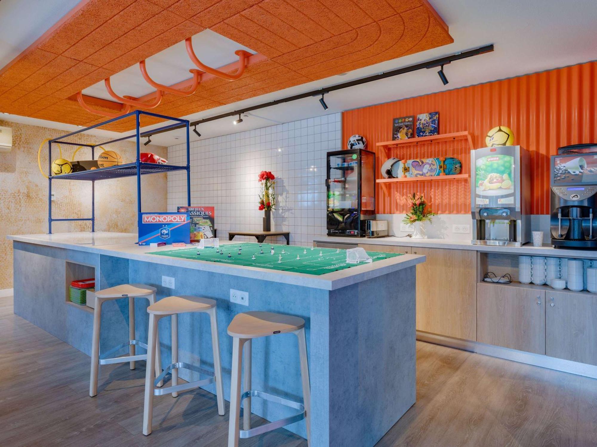 Ibis Budget Lyon Est Saint Quentin Fallavier Exterior foto