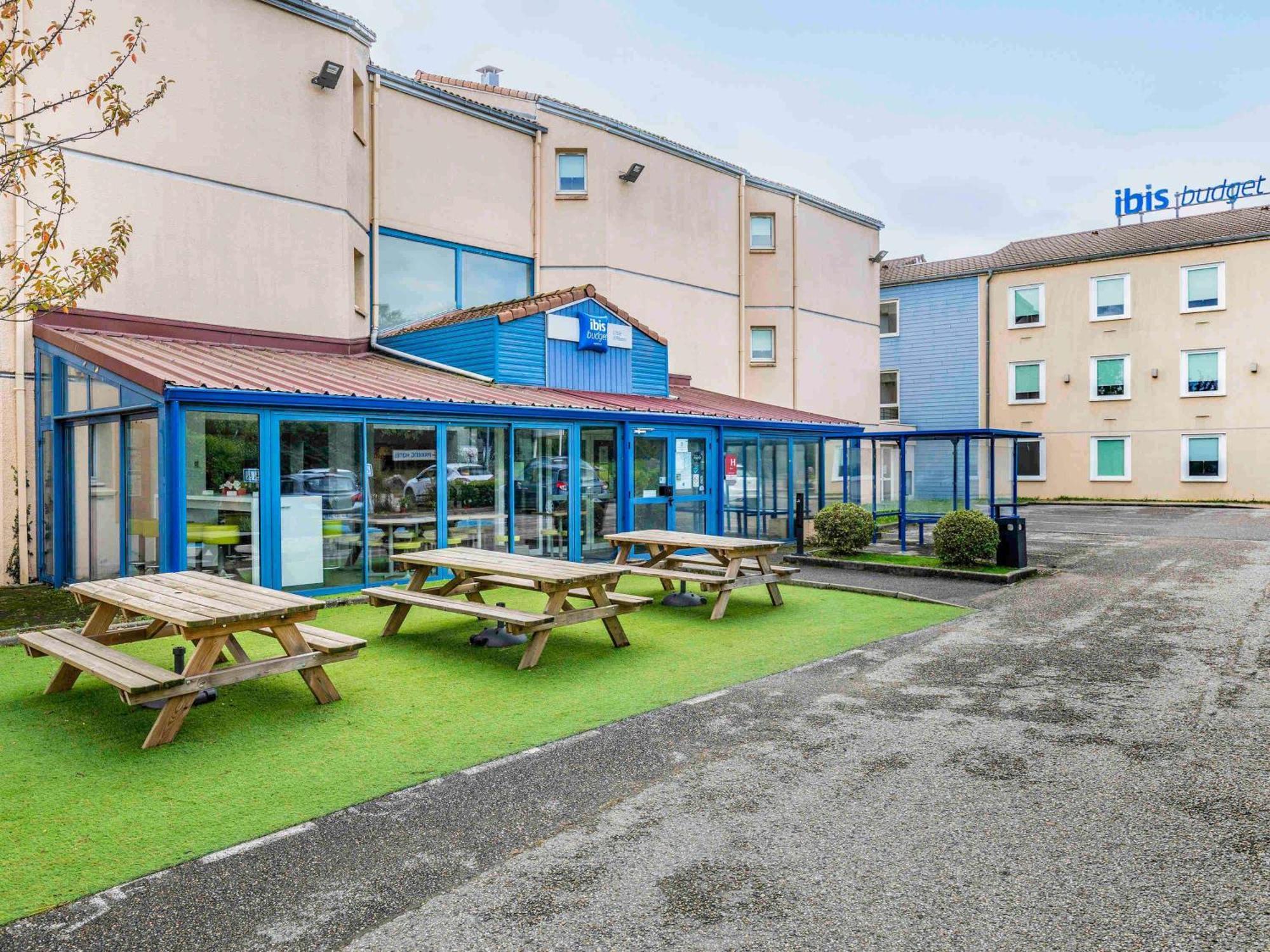 Ibis Budget Lyon Est Saint Quentin Fallavier Exterior foto